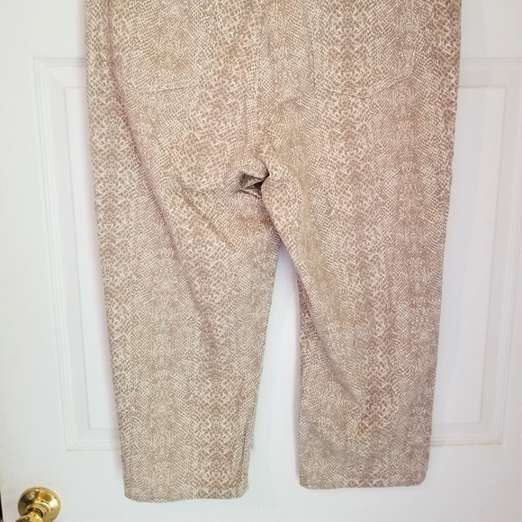 DASH Cropped Jeans NWT 16 Multi-Colored Reptile - Picture 6 of 6